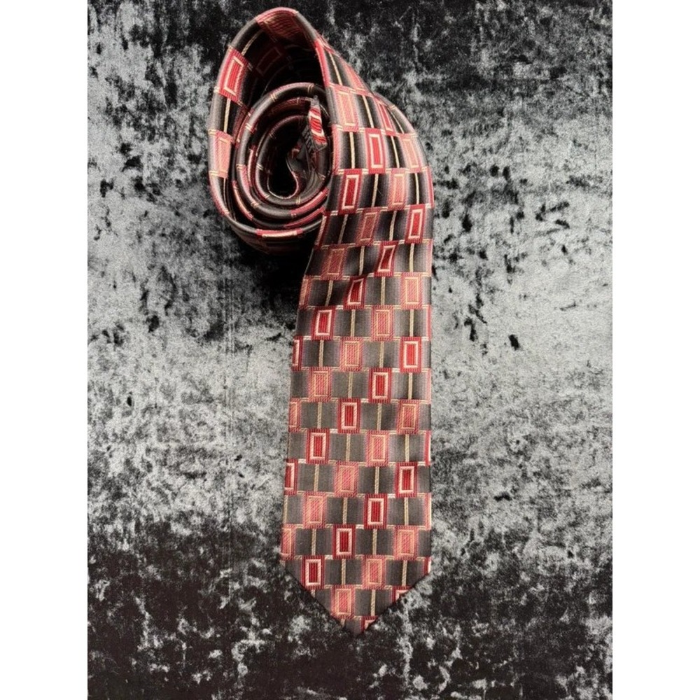 Geoffrey Beene 100% Silk Tie Black Red Gray Geometric Stain Resistant